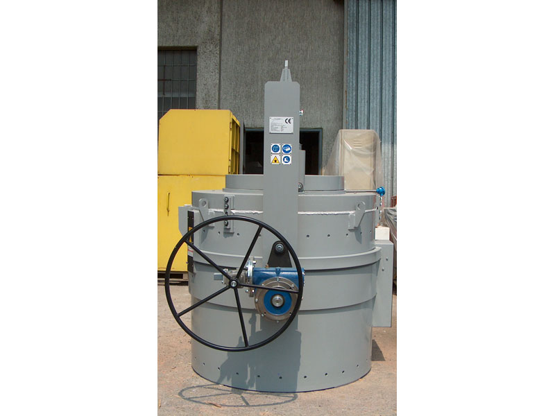 Electric Heated tilting transfer ladle 600 kg capacity 